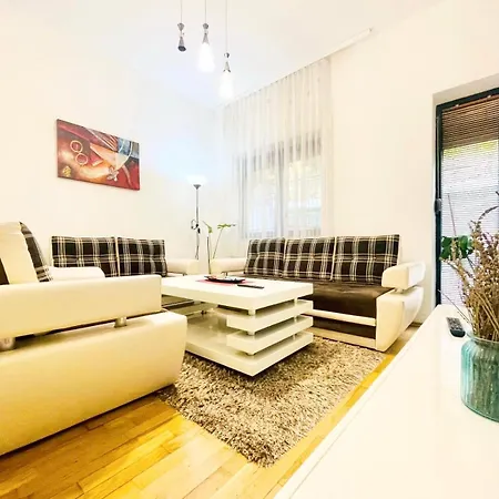 Centar Emirates 公寓 塞拉耶佛